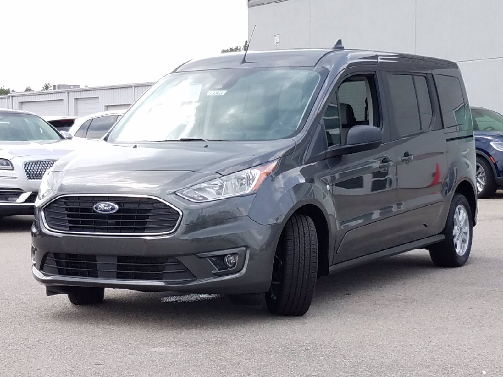 New 2020 Ford Transit Connect Wagon Xlt Fwd Full-size Passenger Van